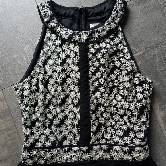 Romeo + Juliet Couture Black Gold Embroidery Dress - Picture 3 of 8